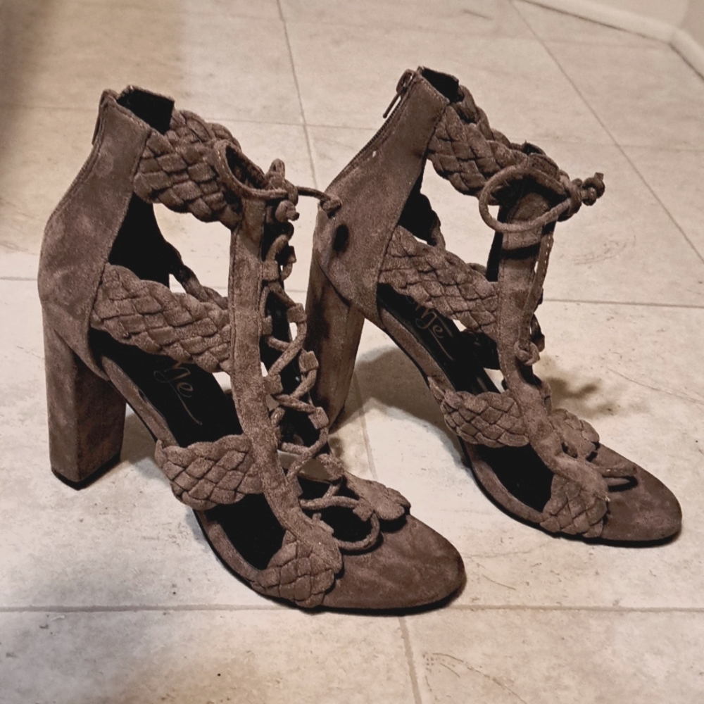 So Me High Heel Suede Shoes Size 9